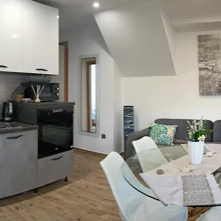 Apartman Lara Апартаменти
